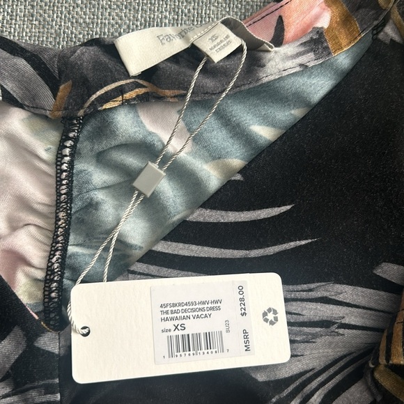 Favorite Daughter The Bad Decisions V-Neck Body-Con Hawaiian Dress Size XS - Picture 10 of 16